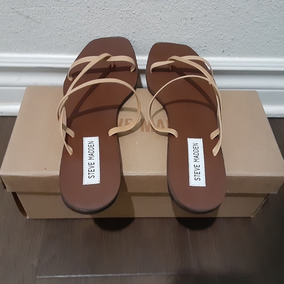 Steve Madden - Picture 4 of 4